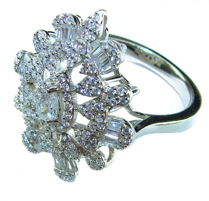 Shining Star 10.8 carat White Topaz .925 Sterling Silver brilliantly handcrafted ring s. 8 - Close-up of Shining Star 10.8 carat White Topaz ring in sterling silver