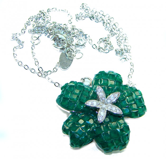12.2 carat Graceful Authentic mystery setting Colombian Emerald .925 Sterling Silver handcrafted Statement necklace - Emerald flower necklace with silver chain, top view.