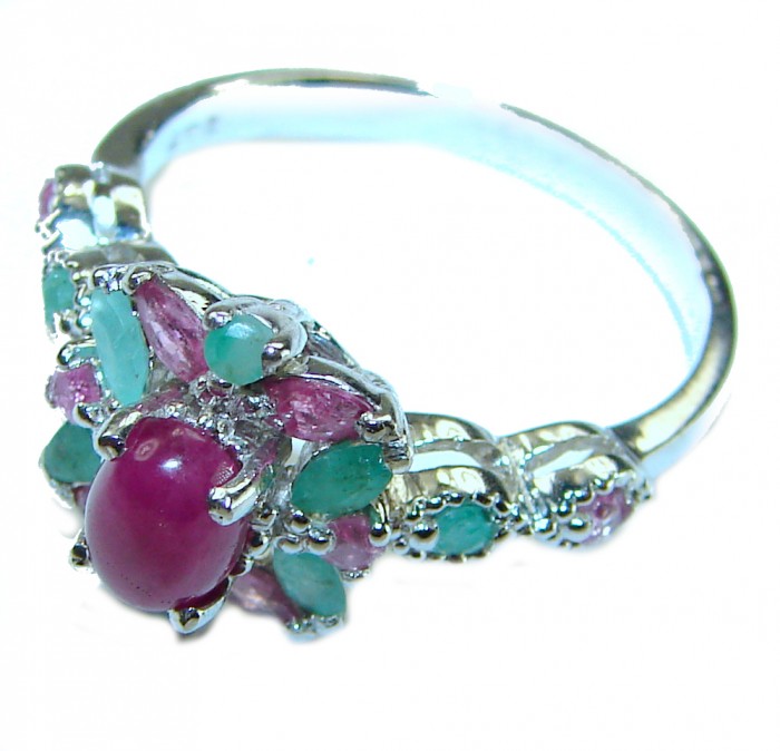 Pure Luxury 2.2 carat natural Ruby .925 Sterling Silver Perfectly handcrafted Ring s. 8 - Close-up of silver ring with ruby and green stones.