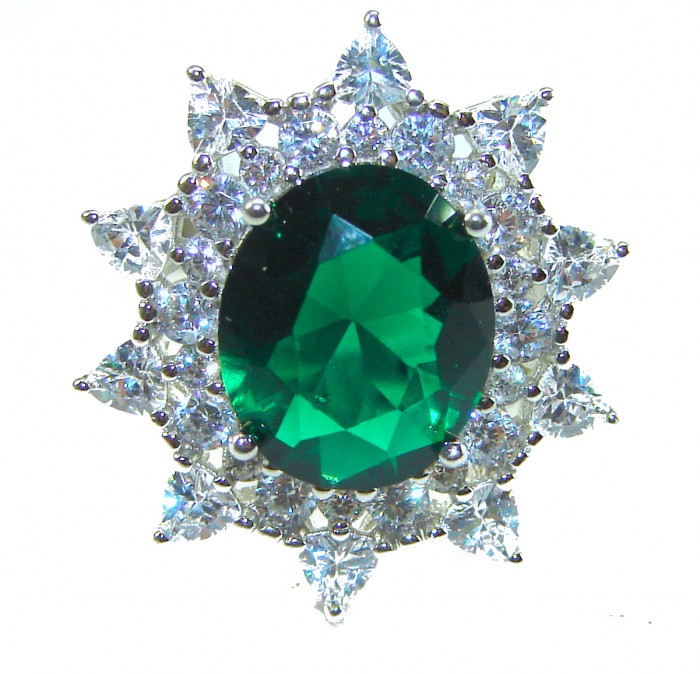 Vintage style - Timless Beauty 9.5 carat Emerald .925 Sterling Silver handcrafted Statement Ring size 7 - Close-up of vintage-style emerald ring with surrounding stones.