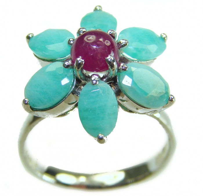 Real Beauty Natural 8.9 carat Ruby Emerald .925 Sterling Silver handmade Statement Ring size 7 - Top view of flower-shaped ruby and emerald sterling silver ring