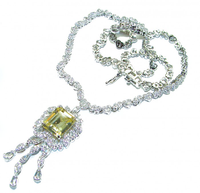 Vintage Beauty Authentic 22.5 carat Brazilian Citrine .925 Sterling Silver handcrafted 16 inches necklace - Necklace detail with Brazilian citrine and diamond accents