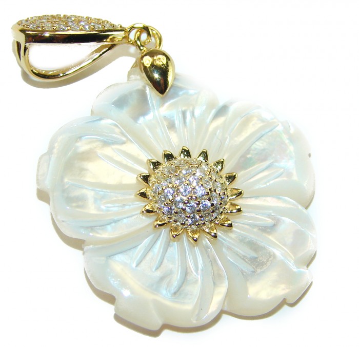 Genuine Blister Pearl lab grown Diamond 18K Gold over .925 Sterling Silver Statement pendant - Flower pendant close-up, pearl with diamonds and gold detail