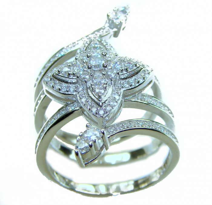 Allure Natural 11.2 carat White Topaz .925 Sterling Silver handcrafted Ring s. 7 - Close-up of Allure Natural 11.2 carat White Topaz ring in sterling silver