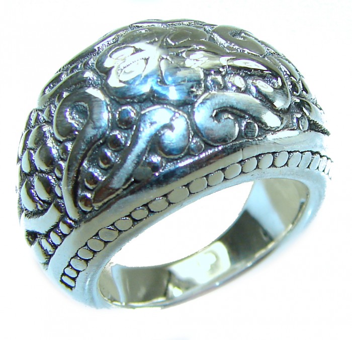 Large and Solid Bali made .925 Sterling Silver ring size 7 - Side view of ornate Bali .925 silver ring, size 7.