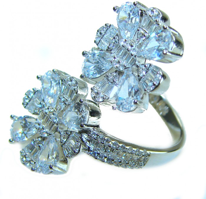 Shining Star 12.8 carat White Topaz .925 Sterling Silver brilliantly handcrafted ring s. 7 - Close-up of Shining Star White Topaz Sterling Silver Ring
