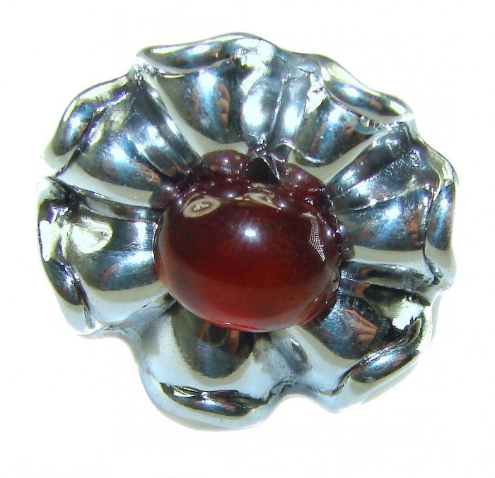 EXOTIC FLOWER 5.3 carat Ruby .925 Sterling Silver Huge handcrafted Ring s. 7 - Close-up of EXOTIC FLOWER ruby ring in sterling silver.