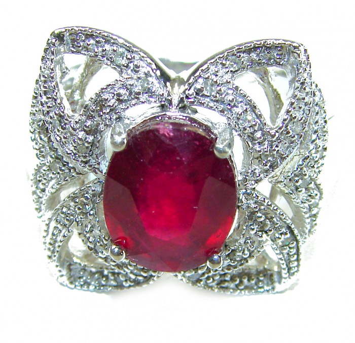 Real Beauty Natural 8.9 carat Ruby .925 Sterling Silver handmade Statement Ring size 8 - Close-up of a real beauty natural ruby on ornate sterling silver ring