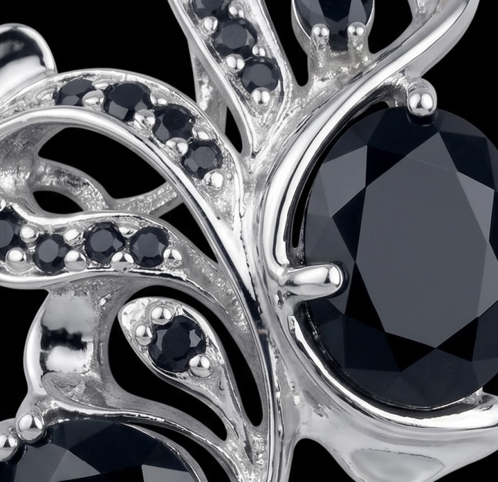 Mademoiselle - 14.4 carat natural Amethyst .925 Sterling Silver dipped in rhodium handcrafted Pendant - Close-up of Mademoiselle Amethyst and Sterling Silver jewelry design.