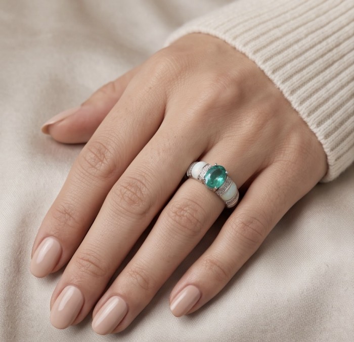 Wonderland 3.1 carat Paraiba Tourmaline .925 Sterling Silver Handcrafted Ring size 7 3/4 - Paraiba tourmaline ring on hand, showcasing the gemstone and design.