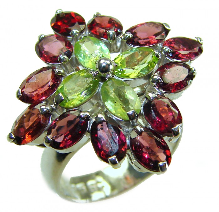 Royalty 15.8 carat authentic Himalayan Peridot Garnet .925 Sterling Silver Handcrafted Statement Ring size 8 - Top view of ring with Himalayan Peridot and Garnet stones in silver setting.