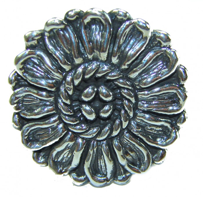 Precious SunFlower Bali made .925 Sterling Silver handcrafted Ring s. 6 - Close-up of Precious SunFlower Bali .925 Sterling Silver pendant.