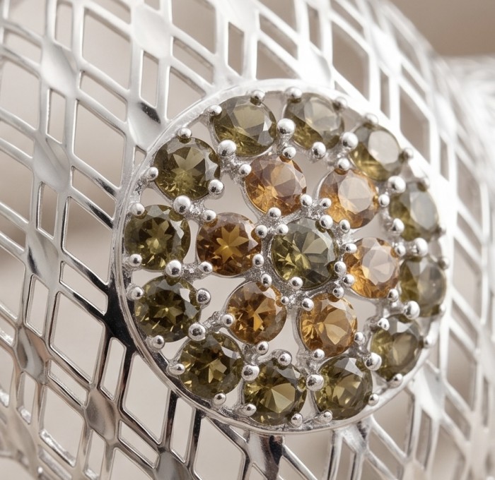 Casablanca - authentic 2.2 carat yellow Sapphire .925 Sterling Silver Bracelet - Close-up of yellow sapphire bracelet with lattice design