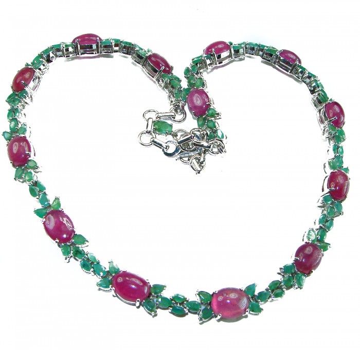 Luxurious natural 202.5 carat Ruby Emerald .925 Sterling Silver handmade Statement necklace - Top view of luxurious ruby and emerald necklace with clasp detail