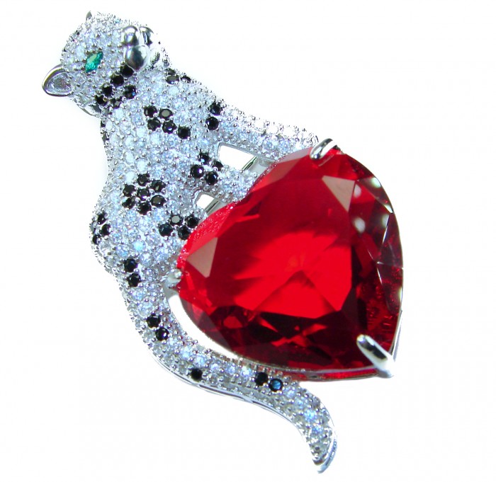 Passionate Love Cheetah authentic 42.5 carat Ruby .925 Sterling Silver Handcrafted pendant brooch - Cheetah brooch with 42.5 carat ruby, front view detail.