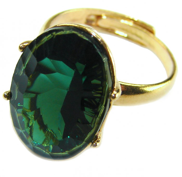 Exotic Beauty oval cut 17.5 carat Helenite .925 Sterling Silver dipped in Real Gold handmade Ring s. 8 - Gold ring with oval green stone close-up, Exotic Beauty collection.