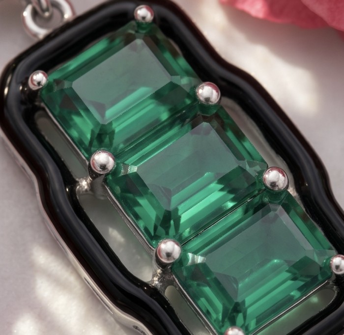 Art Deco 9.5 carat Emerald black enamel .925 Sterling Silver handmade Pendant - Close-up of Art Deco emerald and black enamel sterling silver pendant.