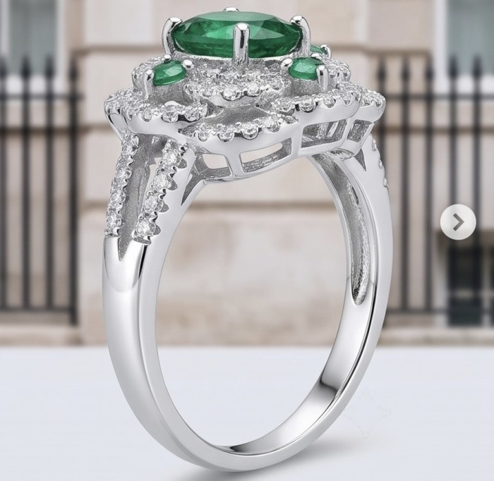 Precious 6.2 CARAT Chrome Diopside .925 Sterling Silver Statement Ring s. 7 - Side view of a 6.2 carat chrome diopside ring in sterling silver setting.