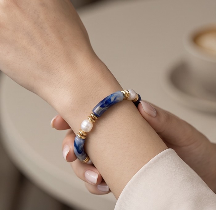 Vintage style Luxurious Blue Resin Golden stretch Bracelet - photo 1