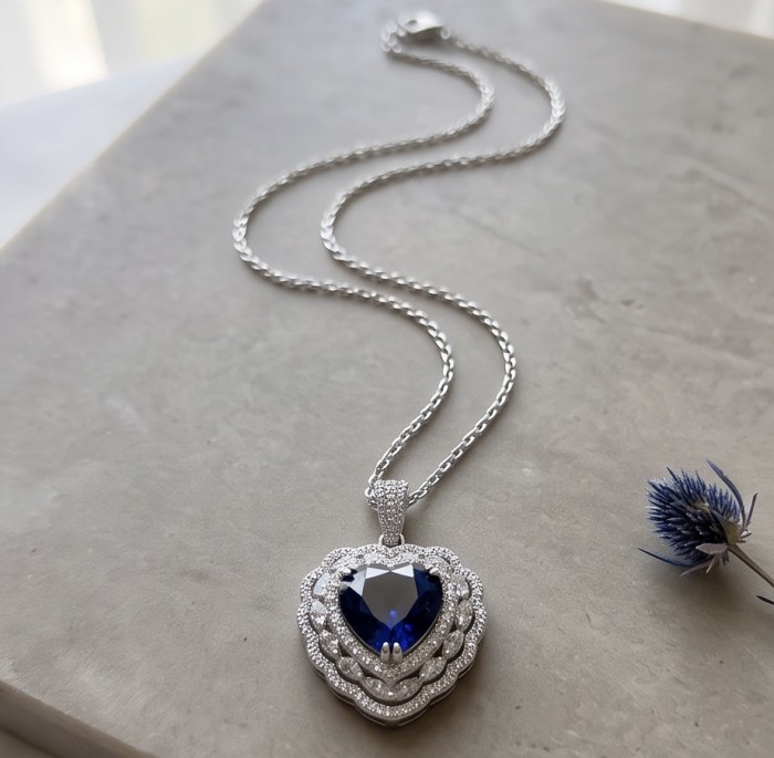 Titanic - Heart of The Ocean Necklace ~ 8.5 Ct Tanzanite Necklace In 925 Sterling Silver necklace - Heart of the Ocean necklace, top view with tanzanite heart center