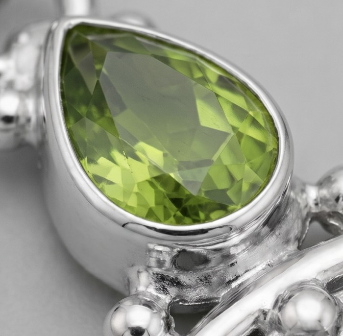 Alessia authentic 2.9 carat Brazilian Peridot Silver handmade Statement pendant - photo 3