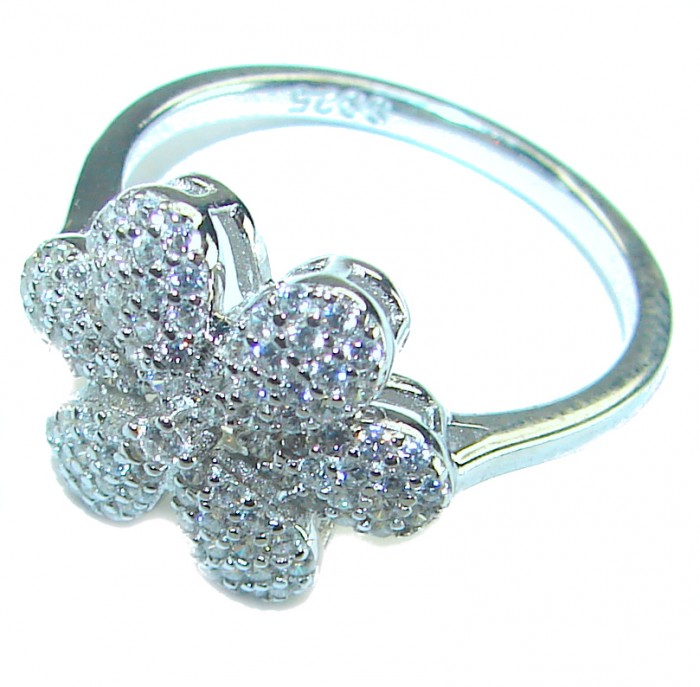 6.8 carat White Topaz .925 Sterling Silver brilliantly handcrafted ring s. 7 1/4 - Flower-shaped .925 sterling silver ring, top view showing white topaz details.
