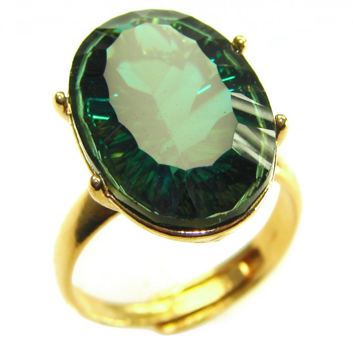 Exotic Beauty oval cut 17.5 carat Helenite .925 Sterling Silver dipped in Real Gold handmade Ring s. 8 - Close-up of oval cut 17.5 carat green Helenite ring with gold setting.