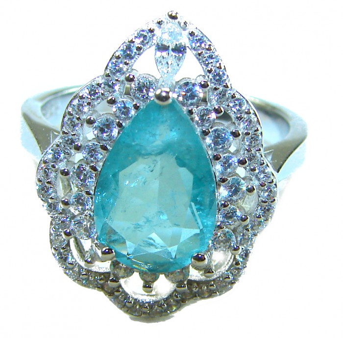 14.9 carat authentic Aquamarine .925 Sterling Silver Handcrafted Ring size 8 1/4 - Close-up of 14.9 carat aquamarine ring in .925 sterling silver setting.