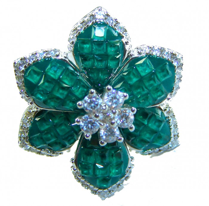 Authentic 12.2 carat Colombian Emerald .925 Sterling Silver handcrafted Ring size 6 - Close-up of Colombian emerald flower ring in .925 sterling silver