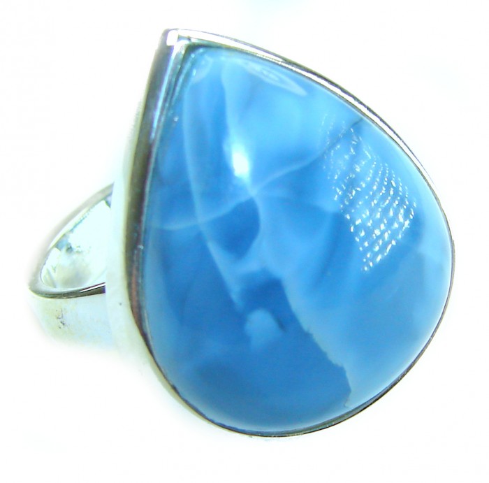 Rare and Spectacular 22.9 carat authentic Andean (Peruvian) Blue Opal .925 Sterling Silver Handcrafted Ring size 7 - Close-up of a rare 22.9 carat authentic Andean (Peruvian) ring stone.