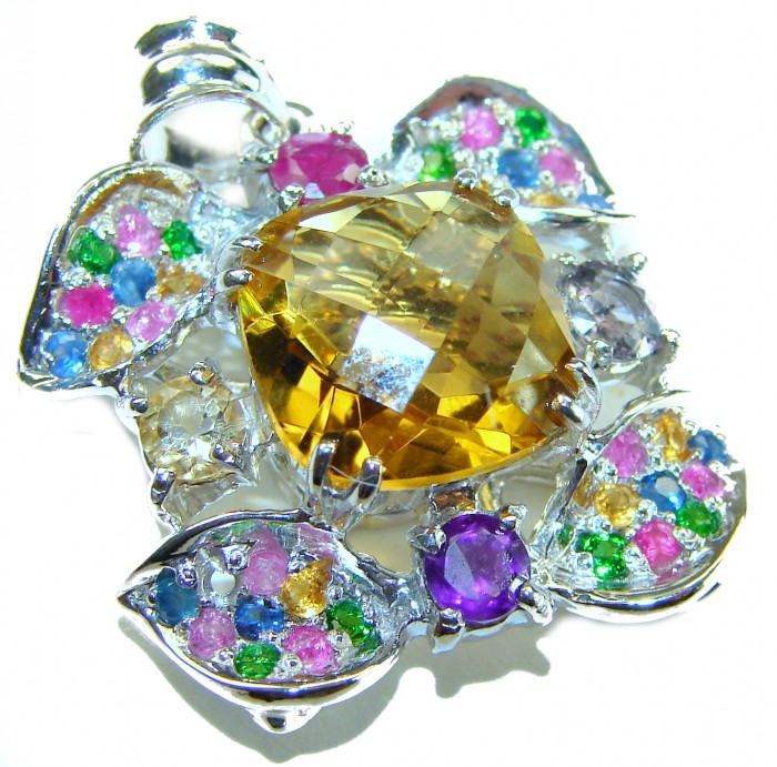 Luxury genuine 18.5 CARAT Champagne Topaz Peridot .925 Sterling Silver handmade Pendant - Close-up of luxury 18.5 CARAT Champagne Topaz with colorful gemstones.