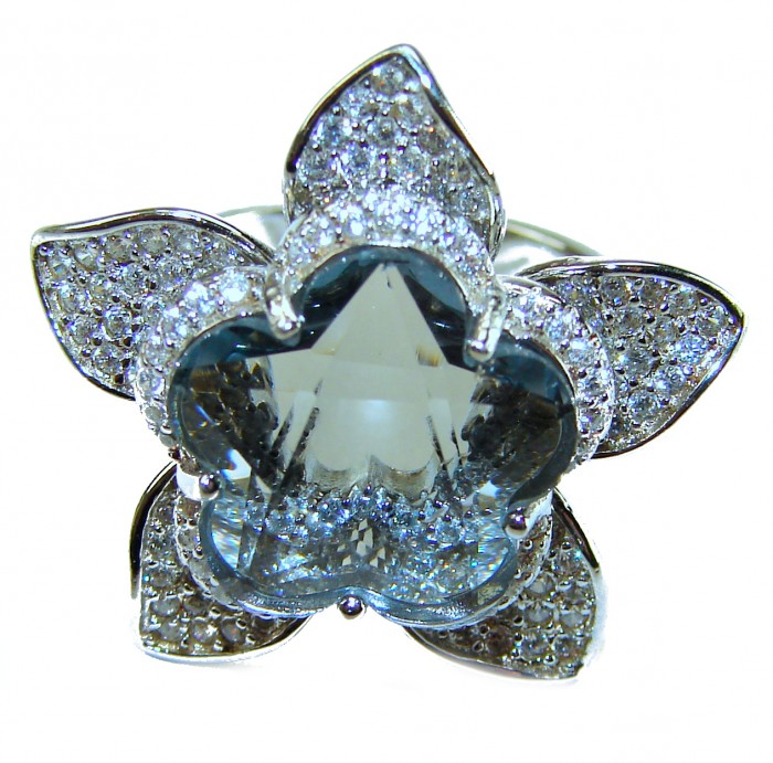 Splendid 10.5 carat Tanzanite .925 Sterling Silver handcrafted Ring size 6 - Close-up of Tanzanite flower ring with .925 Sterling Silver setting