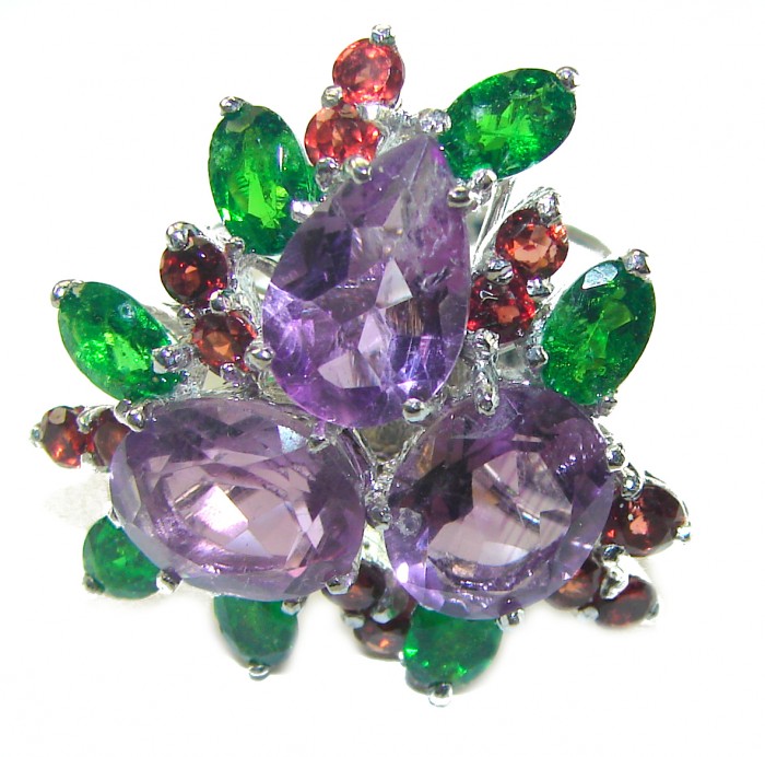 Exotic Flower 25.8 carat AUTHENTIC Amethyst .925 Sterling Silver Handcrafted Ring size 7 1/4 - Close-up of exotic flower ring with amethyst in sterling silver.