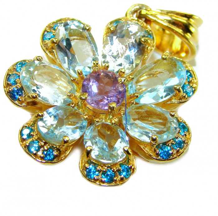 Forget Me Not 10.5 carat authentic Blue Topaz 14K GOLD OVER .925 Sterling Silver Handcrafted pendant - Flower-shaped pendant with blue topaz and amethyst, top view.