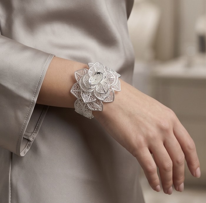 Silver Rose Vintage style Luxurious Bangle fashion Bracelet - photo 1