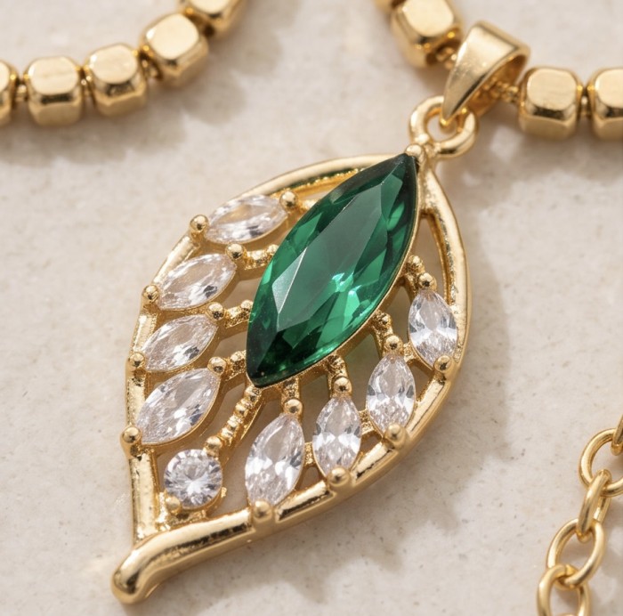 Luxurious 8.9 carat Chrome Diopside 18k Gold over .925 Sterling Silver handmade Necklace - Close-up of a Chrome Diopside pendant in 18k gold over .925 silver.