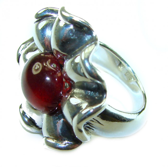 EXOTIC FLOWER 5.3 carat Ruby .925 Sterling Silver Huge handcrafted Ring s. 7 - Ruby ring with sterling silver flower design, top view.