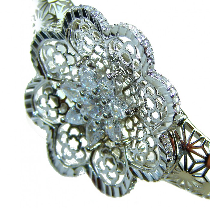 Casablanca - authentic 3.2 carat White topaz .925 Sterling Silver Bracelet - Close-up of Casablanca sterling silver ring with white topaz stones