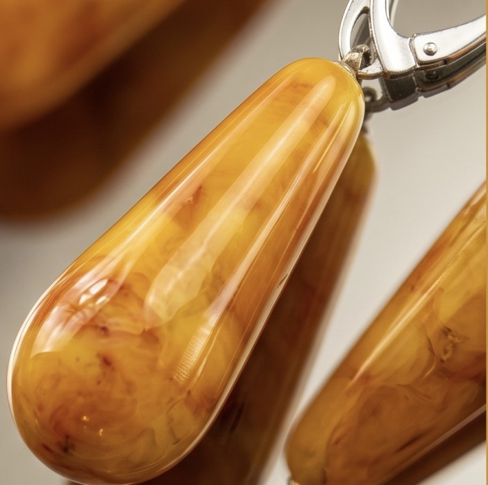 Very Special product - Wonderful natural Buttescotch Baltic Amber .925 Sterling Silver entirely handcrafted earrings - Close-up of natural Butterscotch Baltic amber jewelry clasp detail