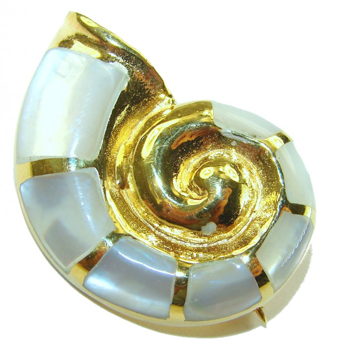 Precious Blister Pearl .925 Sterling Silver .925 Sterling Silver dipped in 18K Gold Pendant Brooch - Gold and pearl shell brooch close-up, top view.