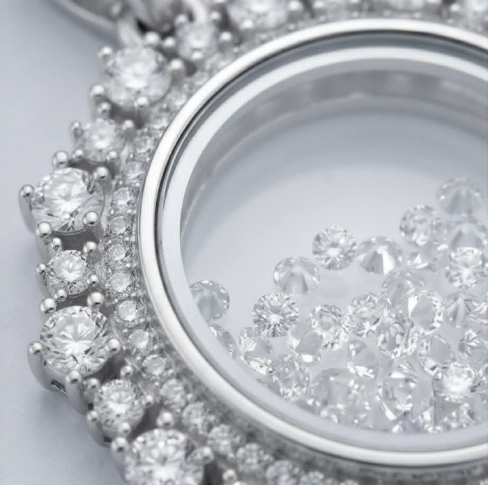 Floating Memories 12.5 carat White Sapphire .925 Sterling Silver Handcrafted Statement pendant - Close-up of Floating Memories 12.5 carat White Sapphire necklace.