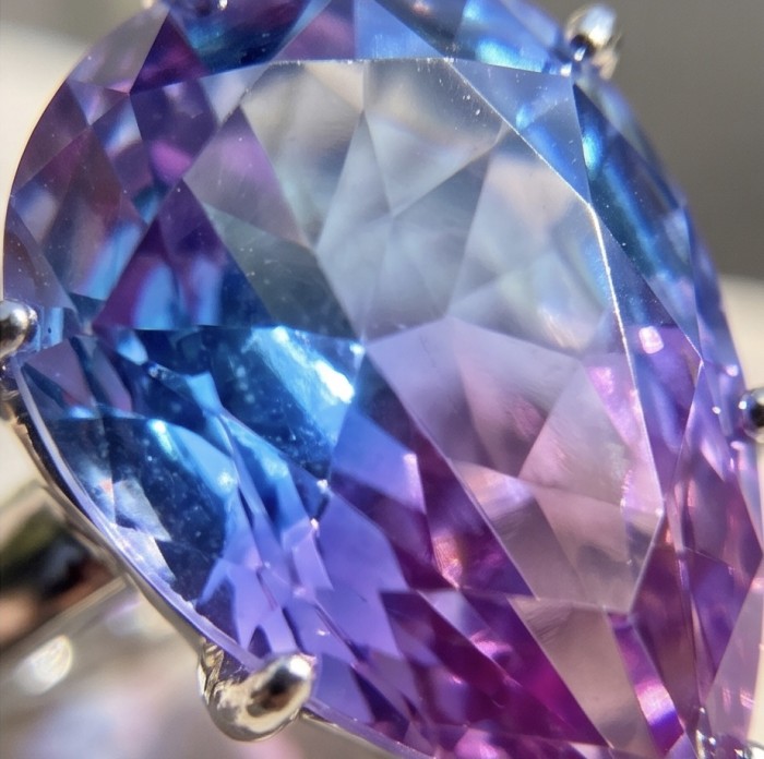 8.8 carat Alexandrite .925 Sterling Silver Perfectly handcrafted Ring s. 7 - Close-up of 8.8 carat Alexandrite in .925 sterling silver setting.