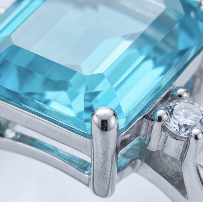 Angelina 5.9 carat authentic Aquamarine .925 Sterling Silver Handcrafted Ring size 6 1/4 - Stone close-up of Angelina 5.9 carat Aquamarine in .925 Sterling Silver