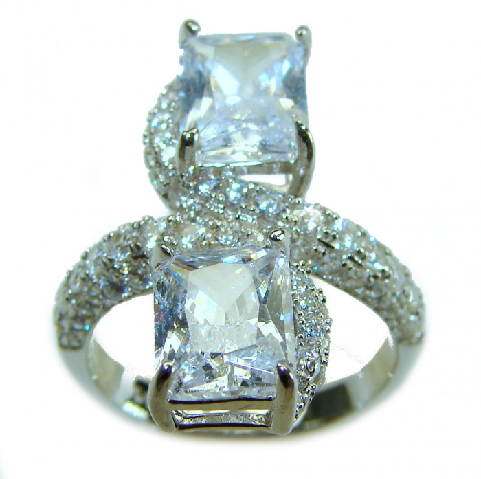 Shining Star 10.8 carat White Topaz .925 Sterling Silver brilliantly handcrafted ring s. 7 - Close-up of Shining Star 10.8 carat White Topaz Sterling Silver ring