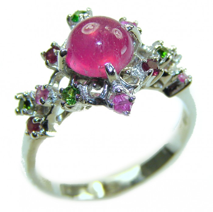 Natural 3.9 carat Ruby .925 Sterling Silver handmade Statement Ring size 8 - Natural 3.9 carat ruby ring in sterling silver, side view close-up.