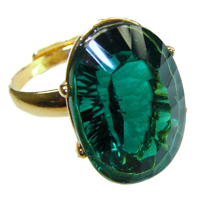 Exotic Beauty oval cut 17.5 carat Helenite .925 Sterling Silver dipped in Real Gold handmade Ring s. 8 - Close-up of oval-cut Helenite ring in gold setting