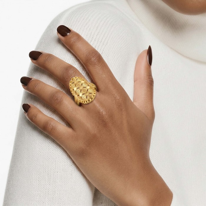 Dubai Style - .925 Sterling Silver dipped in 22K Gold handmade Large ring size 7 - Gold filigree ring worn on hand, close-up view.