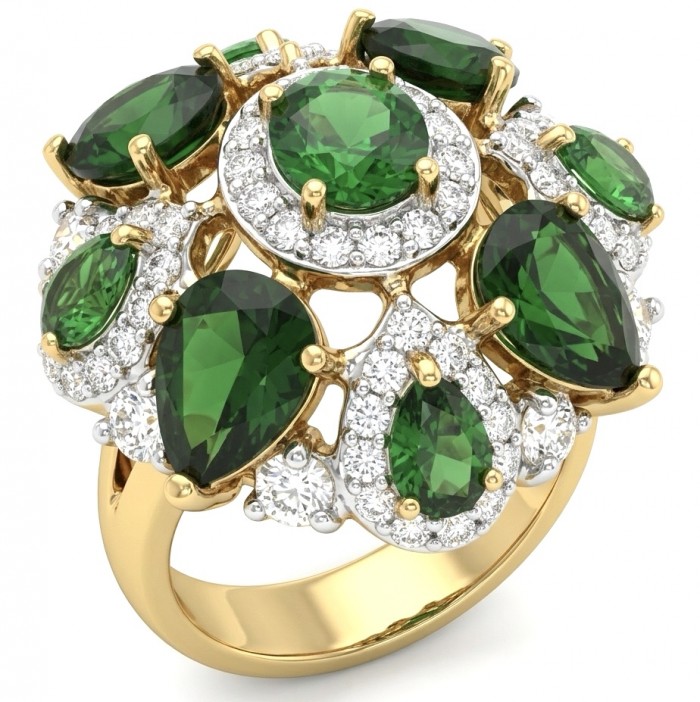 Spectaculat 9.2 carat Travorite Garnet 18K Gold over .925 Sterling Silver Statement Ring size 7 3/4 - Close-up of spectacular 9.2 carat Tsavorite garnet ring in 18K gold.