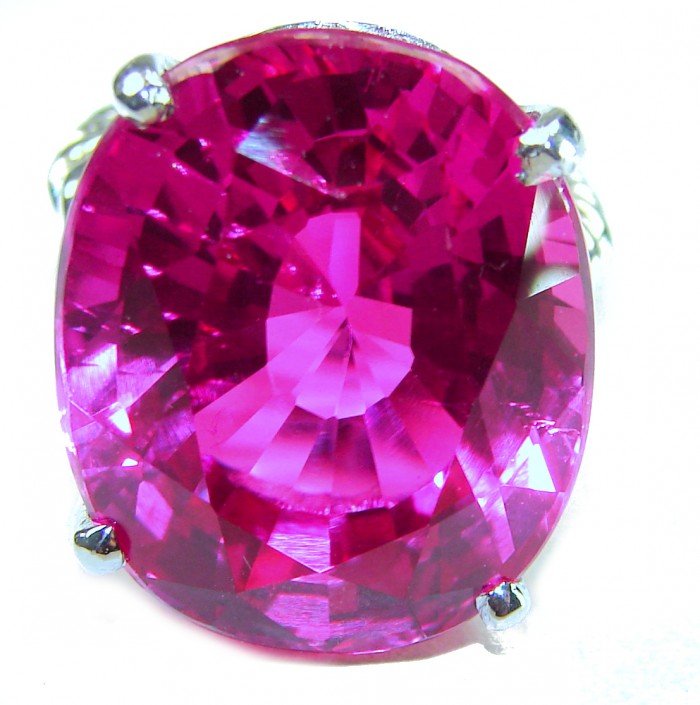 Blooming Beauty oval cut 28.8 carat Pink Sapphire .925 Silver handcrafted Cocktail Ring s. 5 1/4 - Close-up of 28.8 carat oval cut Pink Sapphire in setting