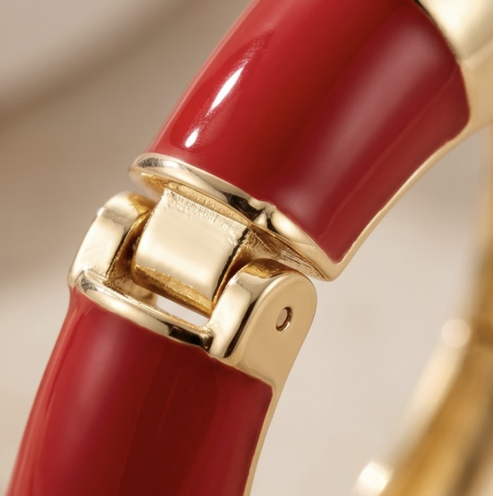 Lovely Red Enamel Vintage style Luxurious Golden Hinge Bangle Bracelet - photo 3